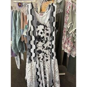 NEW RISING INTERNATIONAL women's floral cali dress in blk/ white